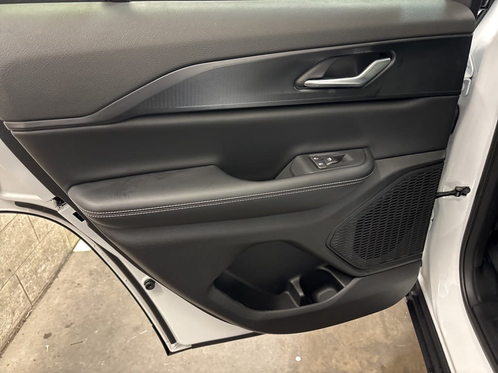 Thumbnail: 2026 Jeep Grand Cherokee - 29