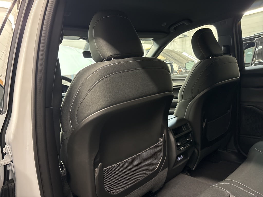 Thumbnail: 2026 Jeep Grand Cherokee - 10