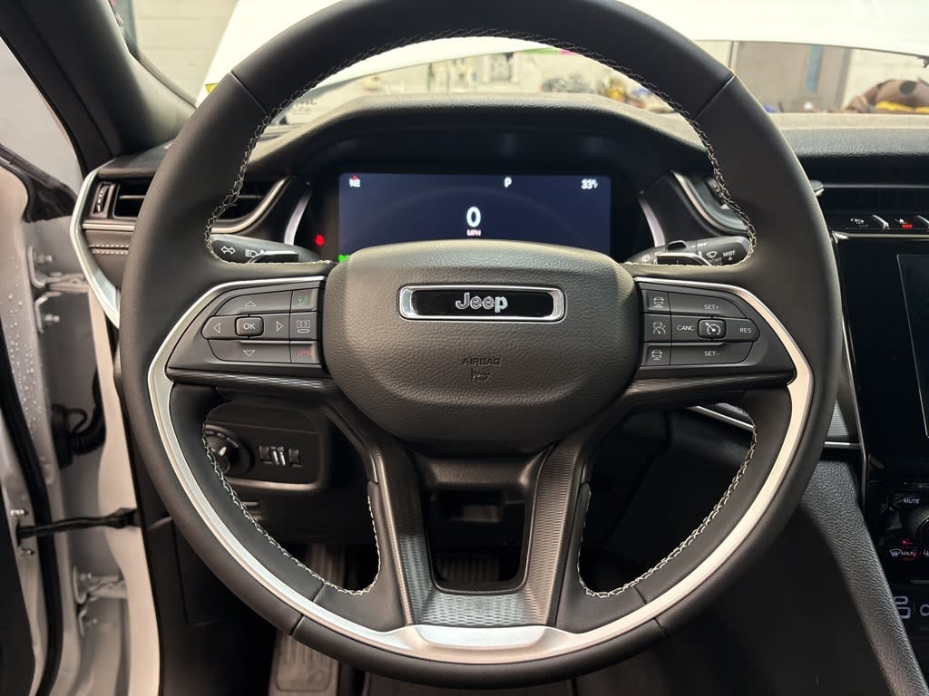 Thumbnail: 2026 Jeep Grand Cherokee - 8