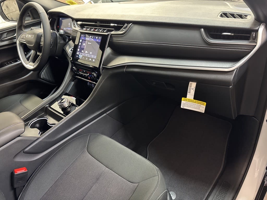 Thumbnail: 2026 Jeep Grand Cherokee - 13