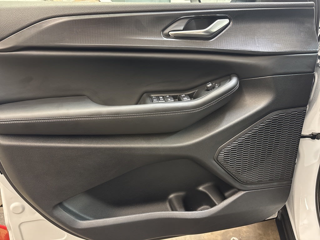 Thumbnail: 2026 Jeep Grand Cherokee - 21