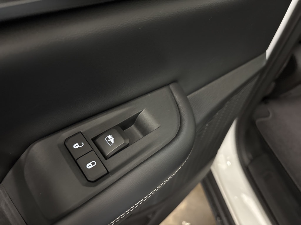 Thumbnail: 2026 Jeep Grand Cherokee - 30