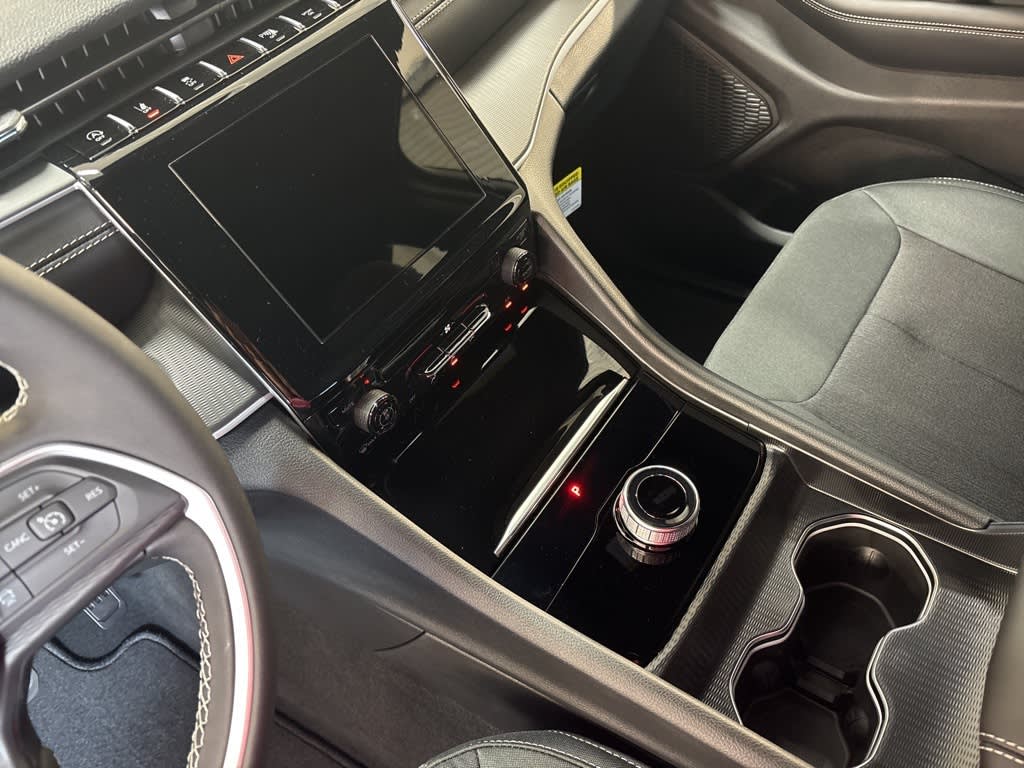 Thumbnail: 2025 Jeep Grand Cherokee - 13