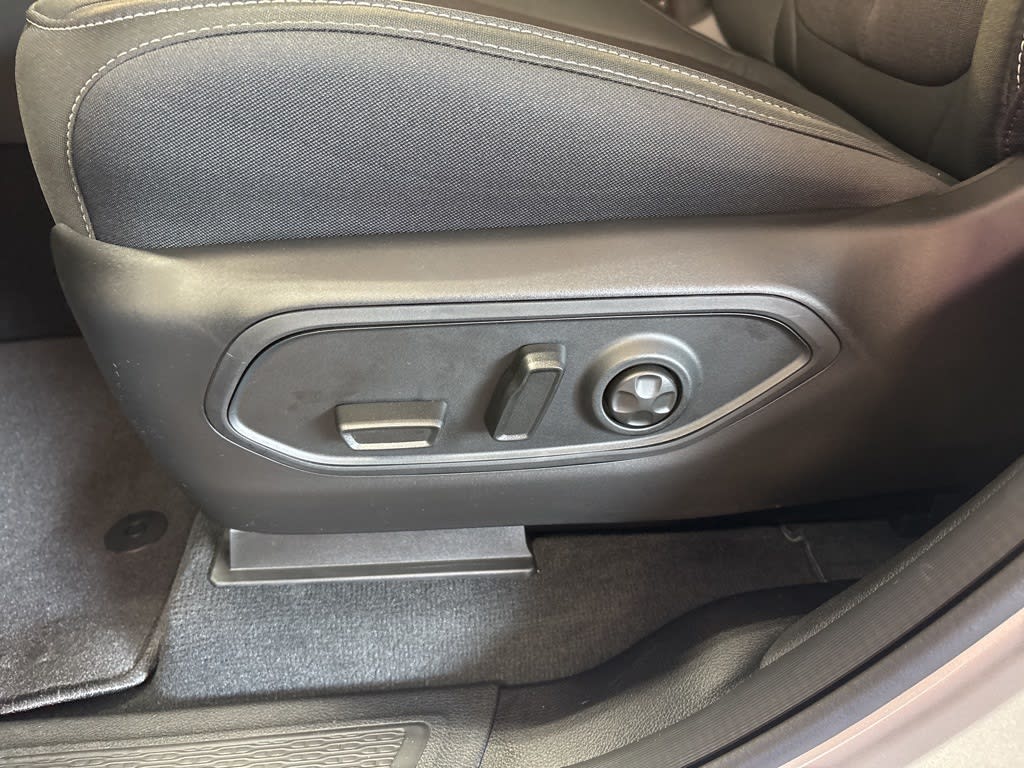 Thumbnail: 2025 Jeep Grand Cherokee - 21