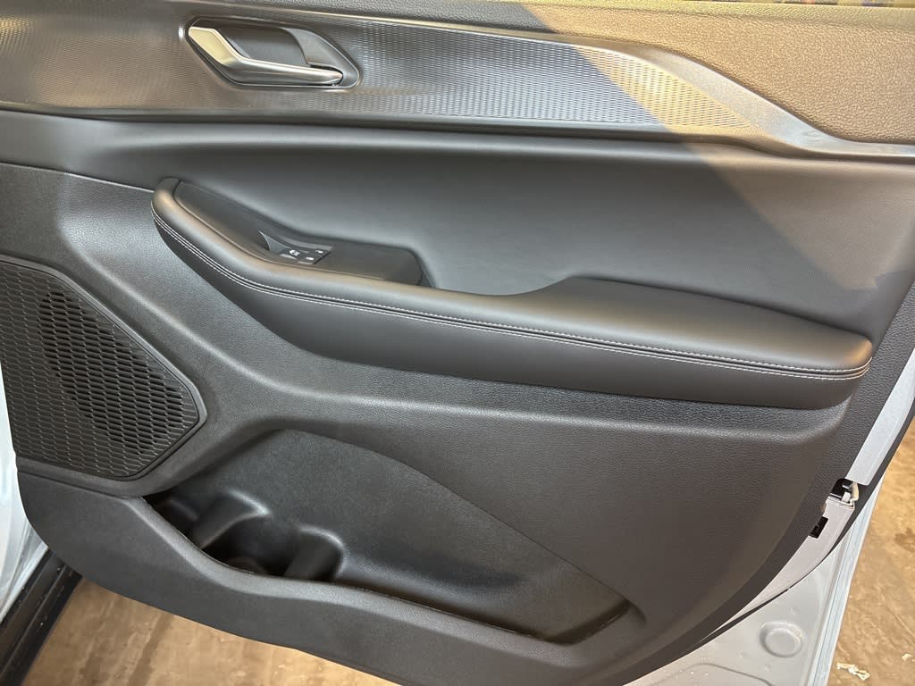 Thumbnail: 2025 Jeep Grand Cherokee - 36