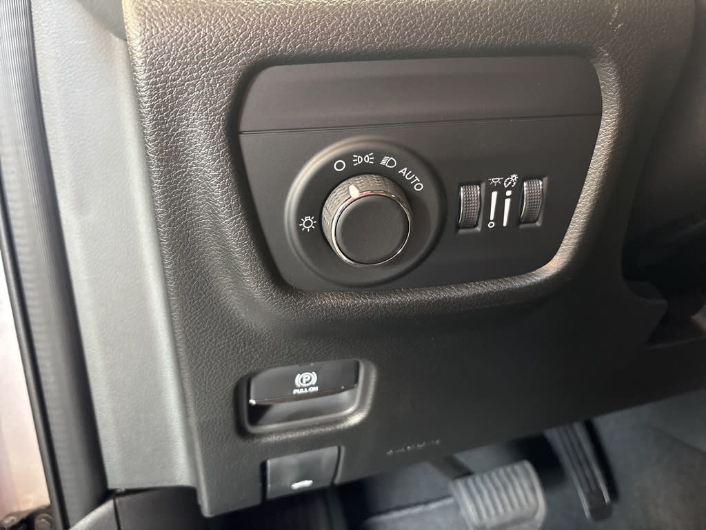 Thumbnail: 2025 Jeep Grand Cherokee - 22