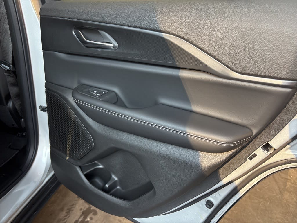 Thumbnail: 2025 Jeep Grand Cherokee - 32