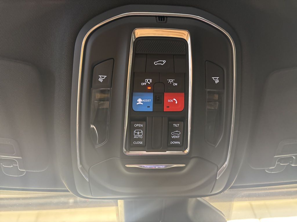 Thumbnail: 2026 Jeep Grand Cherokee - 30