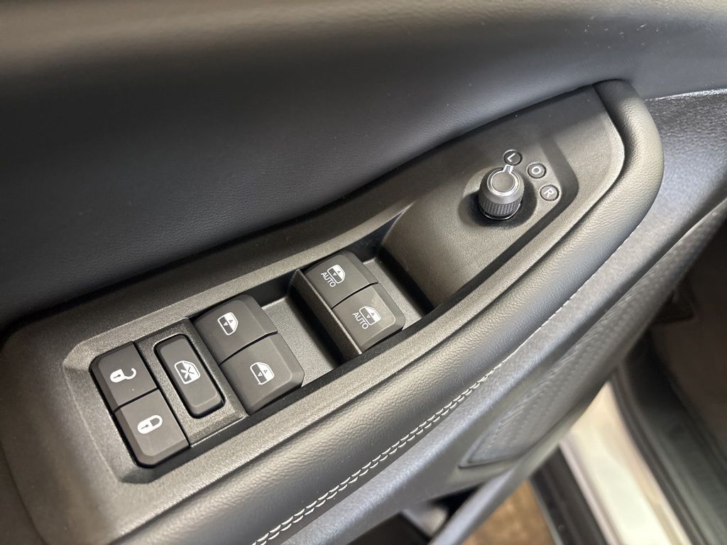 Thumbnail: 2026 Jeep Grand Cherokee - 22