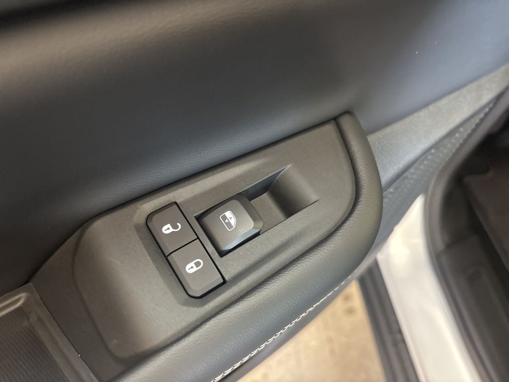 Thumbnail: 2026 Jeep Grand Cherokee - 33