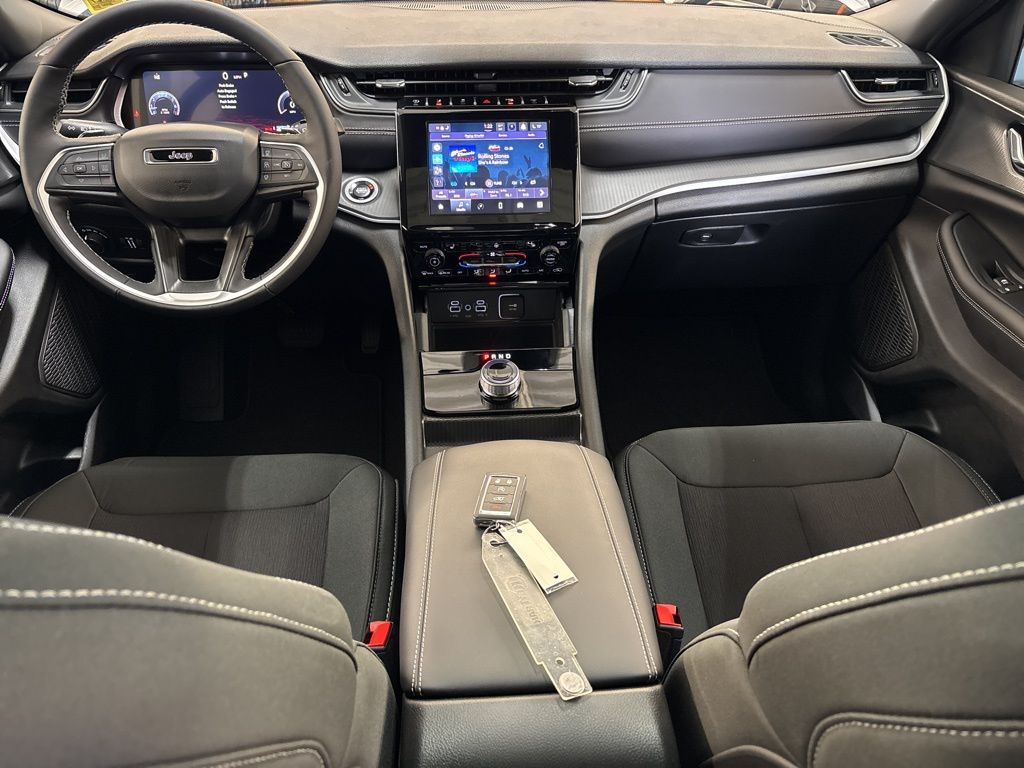 Thumbnail: 2026 Jeep Grand Cherokee - 12