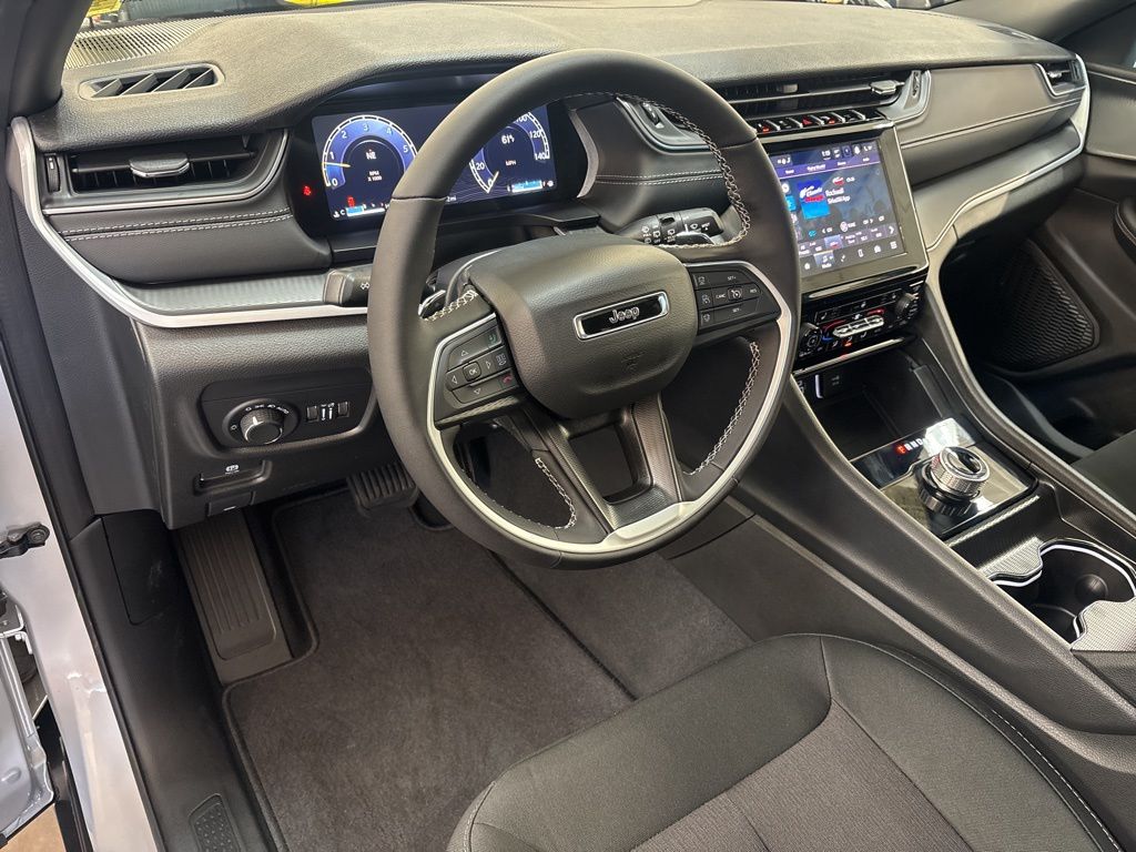 Thumbnail: 2026 Jeep Grand Cherokee - 2