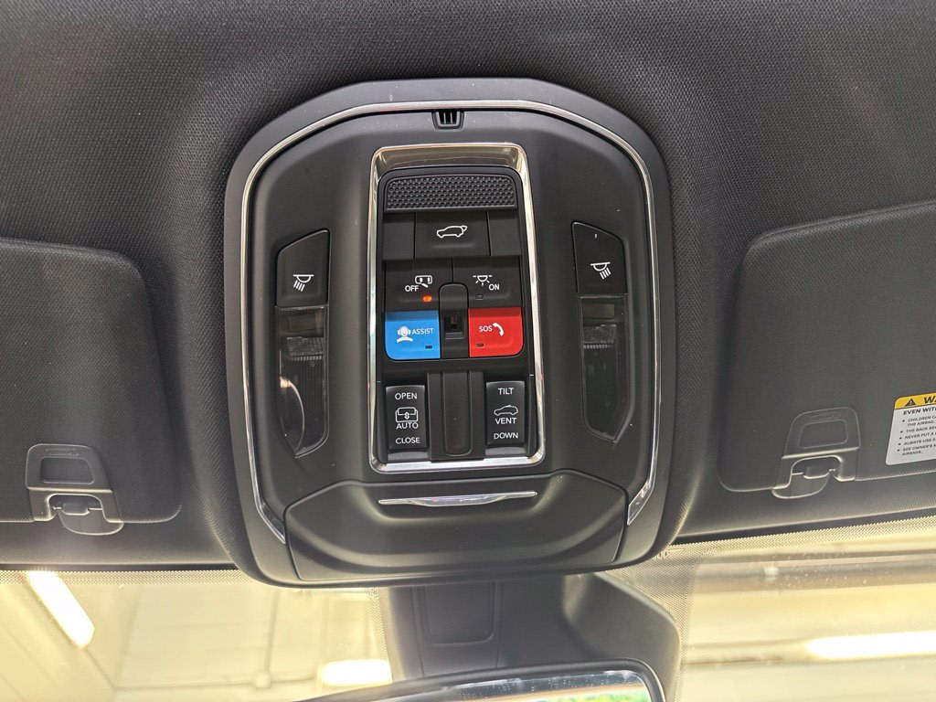 Thumbnail: 2024 Jeep Grand Cherokee - 31
