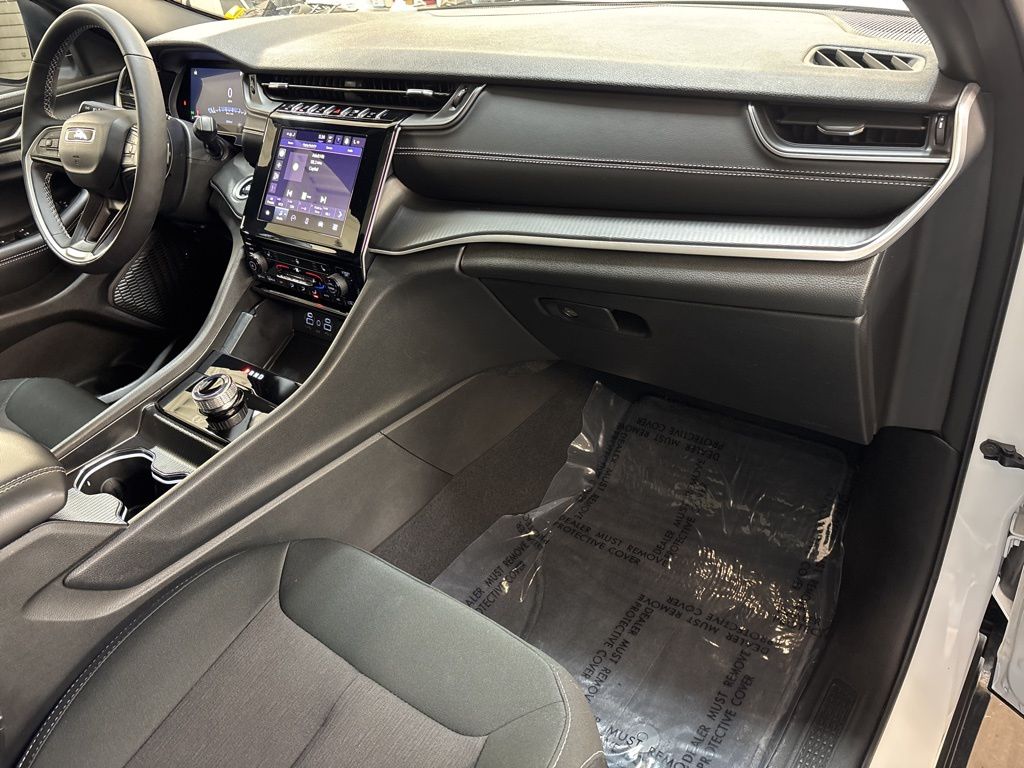 Thumbnail: 2025 Jeep Grand Cherokee - 12