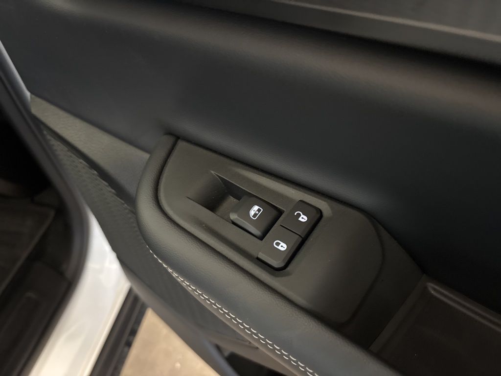 Thumbnail: 2025 Jeep Grand Cherokee - 38