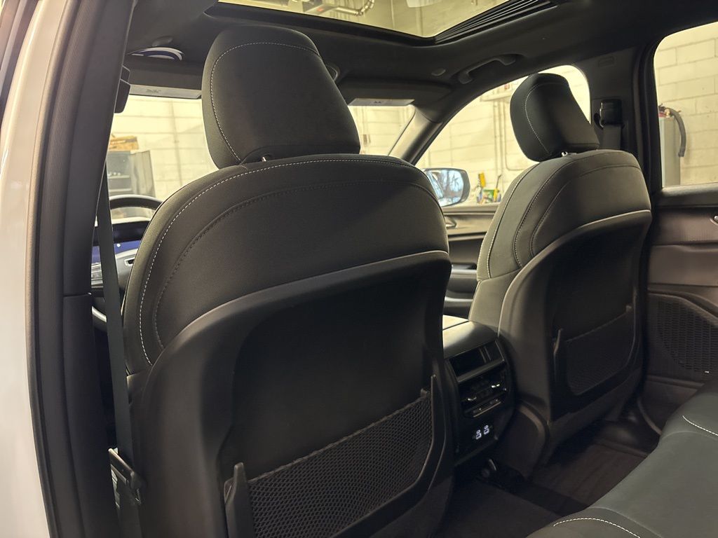 Thumbnail: 2025 Jeep Grand Cherokee - 11