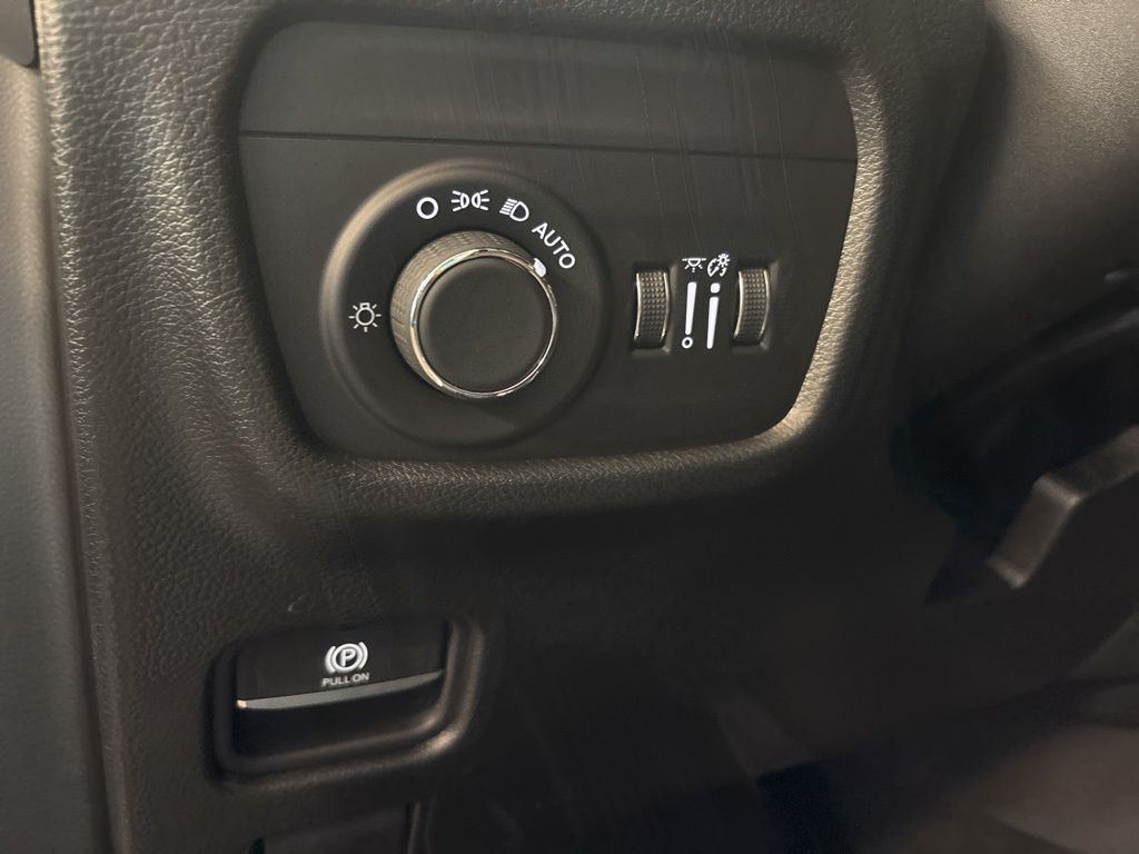 Thumbnail: 2025 Jeep Grand Cherokee - 22