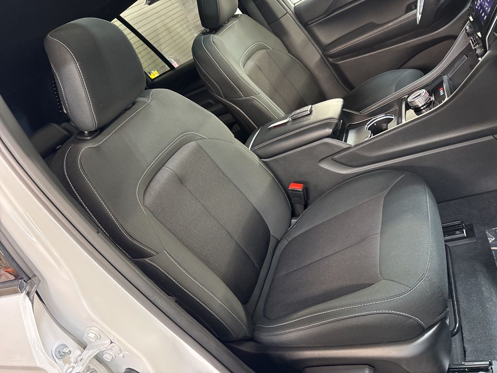 Thumbnail: 2025 Jeep Grand Cherokee - 10