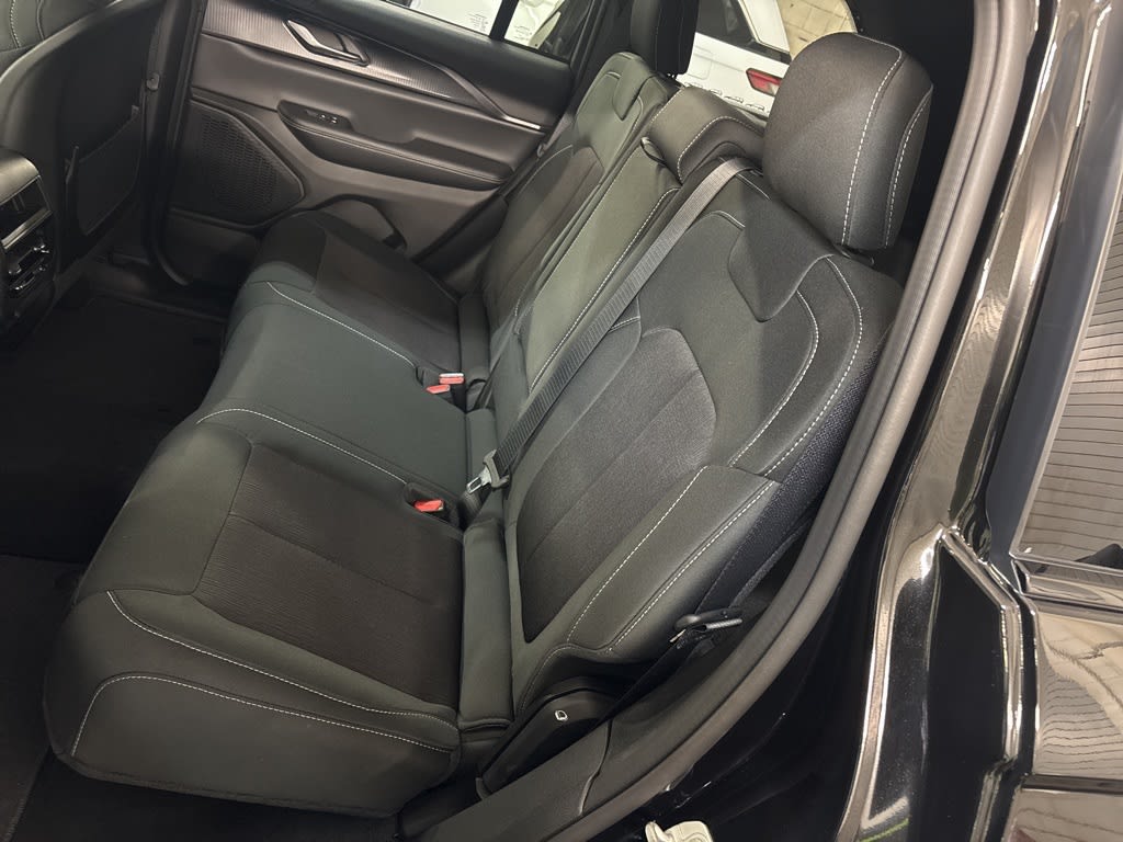 Thumbnail: 2026 Jeep Grand Cherokee - 28