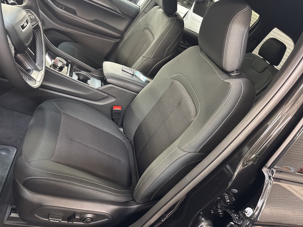 Thumbnail: 2026 Jeep Grand Cherokee - 8