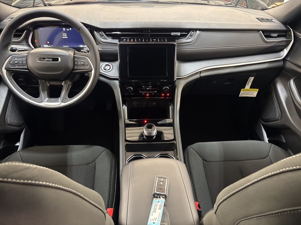 Thumbnail: 2026 Jeep Grand Cherokee - 11