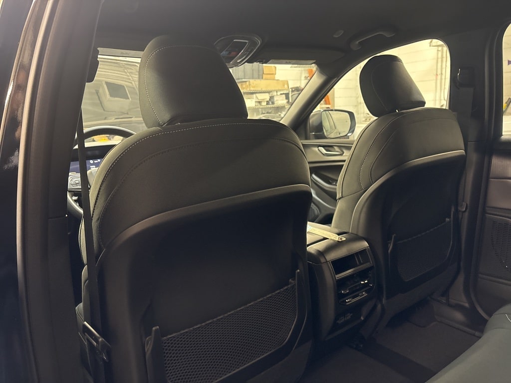 Thumbnail: 2026 Jeep Grand Cherokee - 10