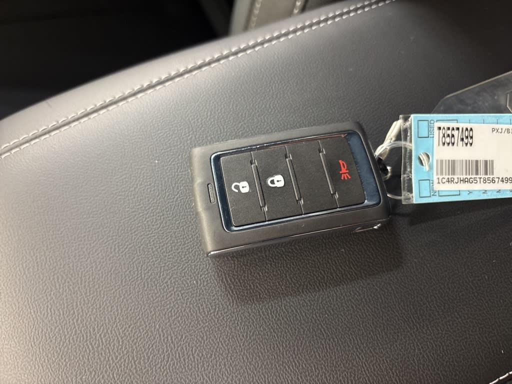 Thumbnail: 2026 Jeep Grand Cherokee - 16