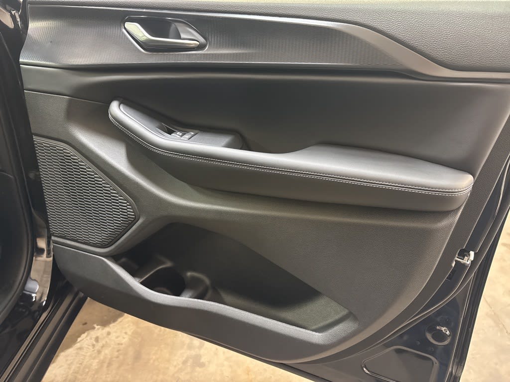 Thumbnail: 2026 Jeep Grand Cherokee - 35