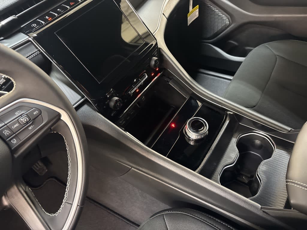 Thumbnail: 2026 Jeep Grand Cherokee - 13