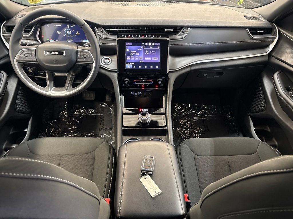 Thumbnail: 2026 Jeep Grand Cherokee - 12