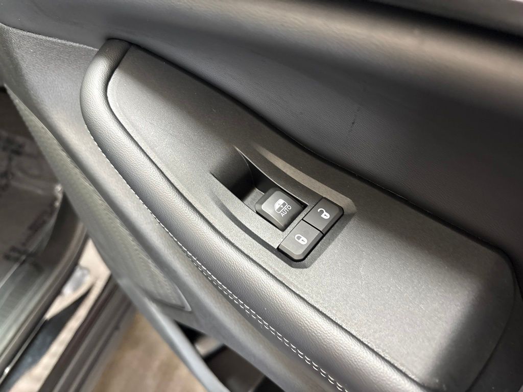 Thumbnail: 2026 Jeep Grand Cherokee - 6
