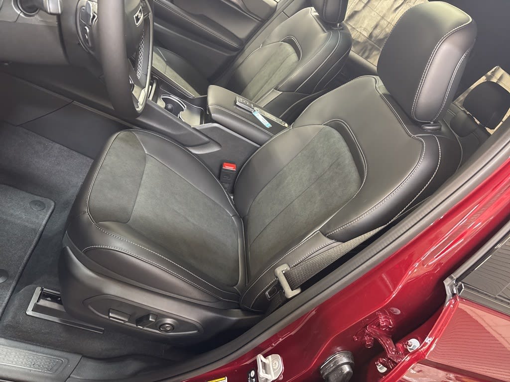 Thumbnail: 2025 Jeep Grand Cherokee - 22