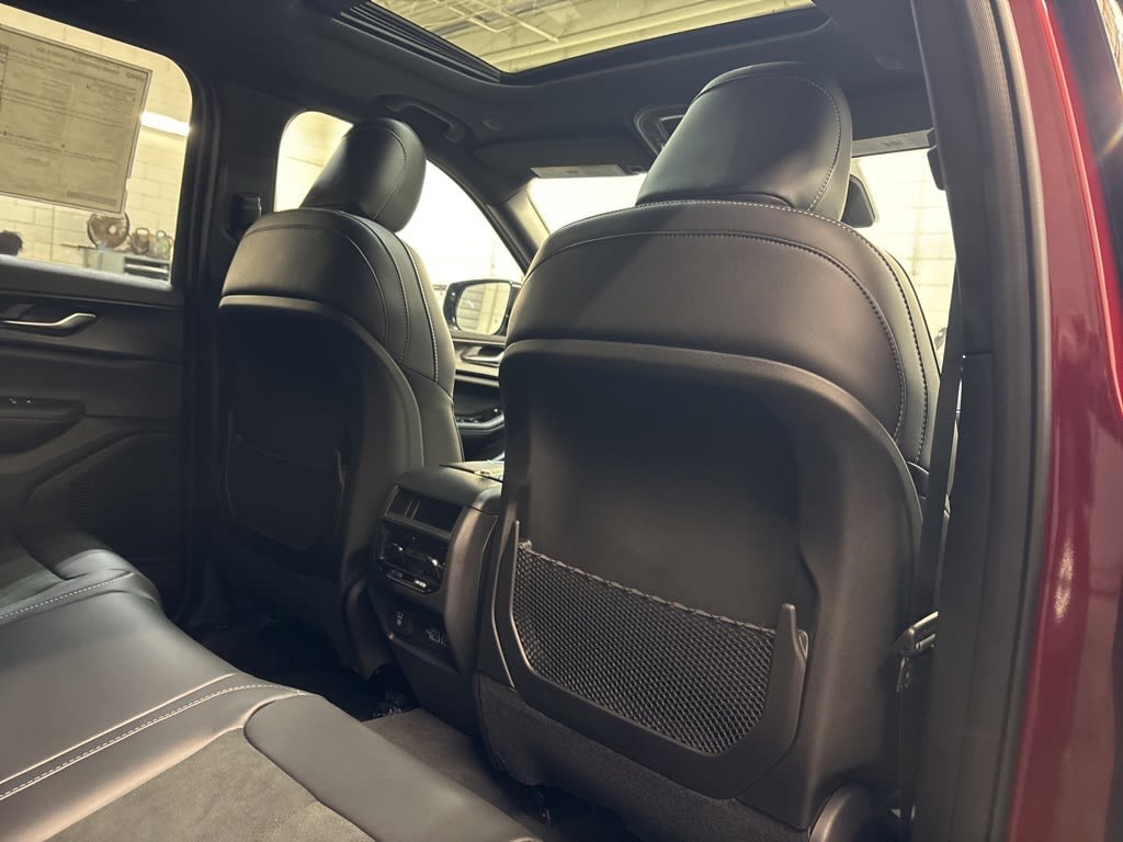 Thumbnail: 2025 Jeep Grand Cherokee - 37