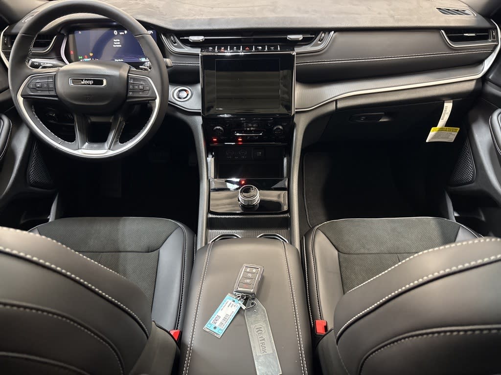 Thumbnail: 2025 Jeep Grand Cherokee - 11