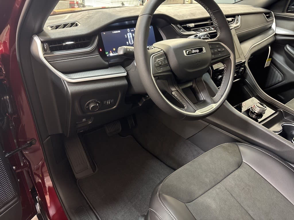 Thumbnail: 2025 Jeep Grand Cherokee - 2