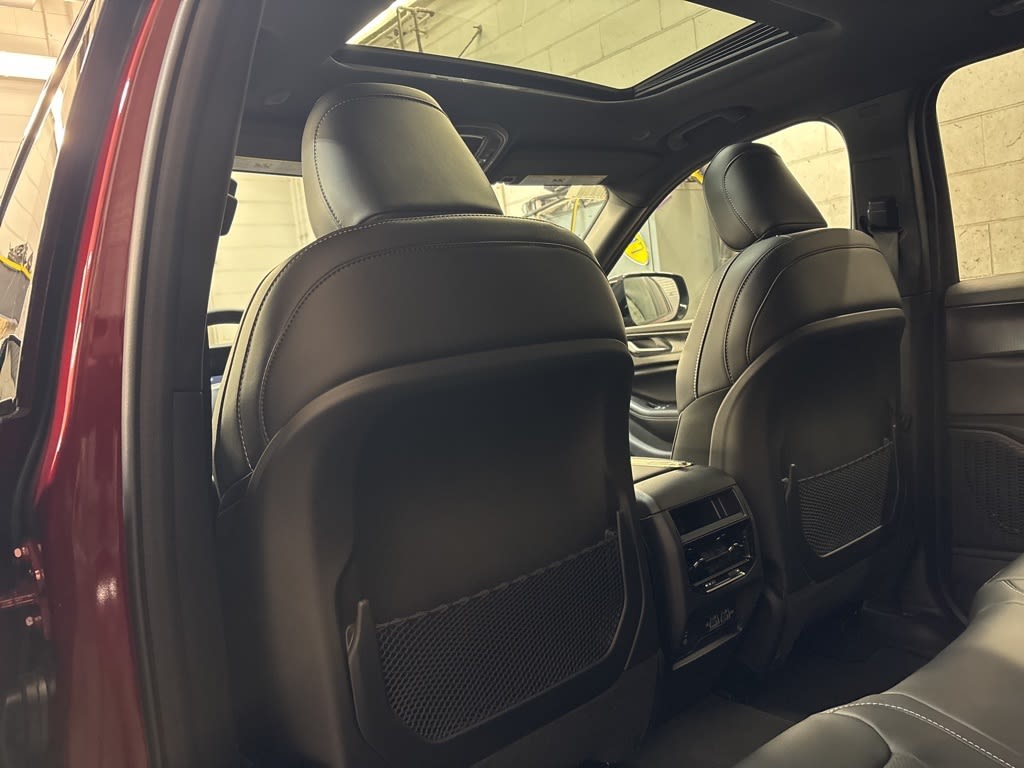 Thumbnail: 2025 Jeep Grand Cherokee - 10