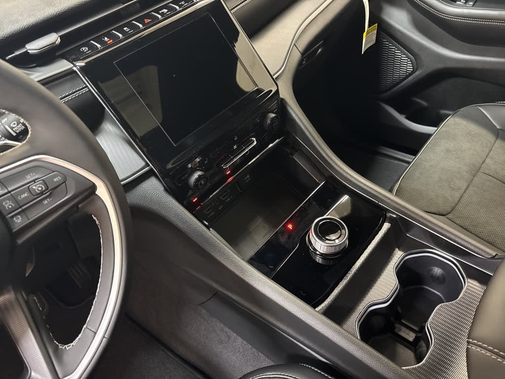 Thumbnail: 2025 Jeep Grand Cherokee - 13