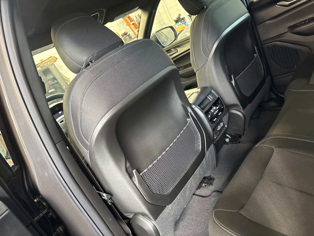 Thumbnail: 2026 Jeep Grand Cherokee - 11