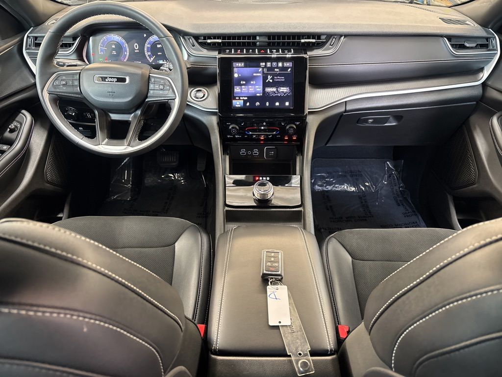 Thumbnail: 2023 Jeep Grand Cherokee - 13