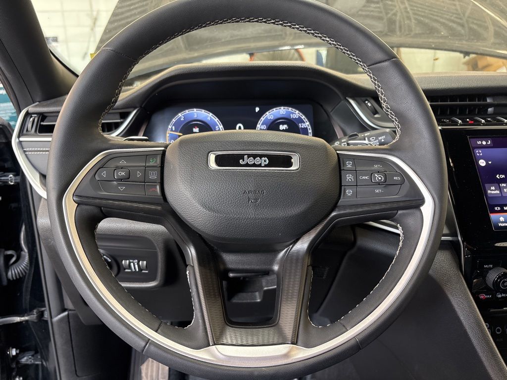 Thumbnail: 2023 Jeep Grand Cherokee - 9