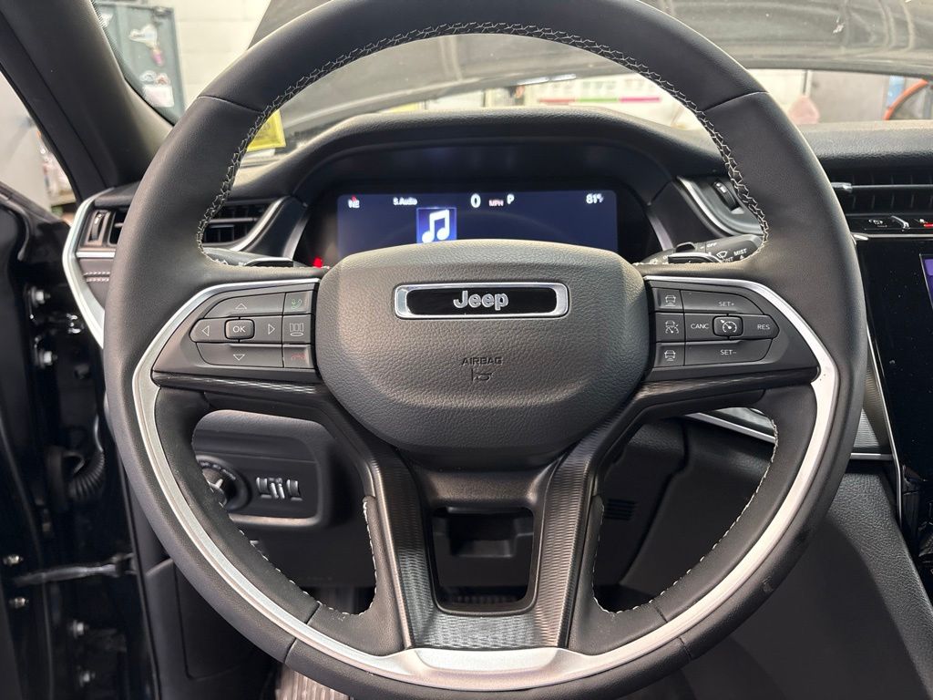 Thumbnail: 2025 Jeep Grand Cherokee - 7