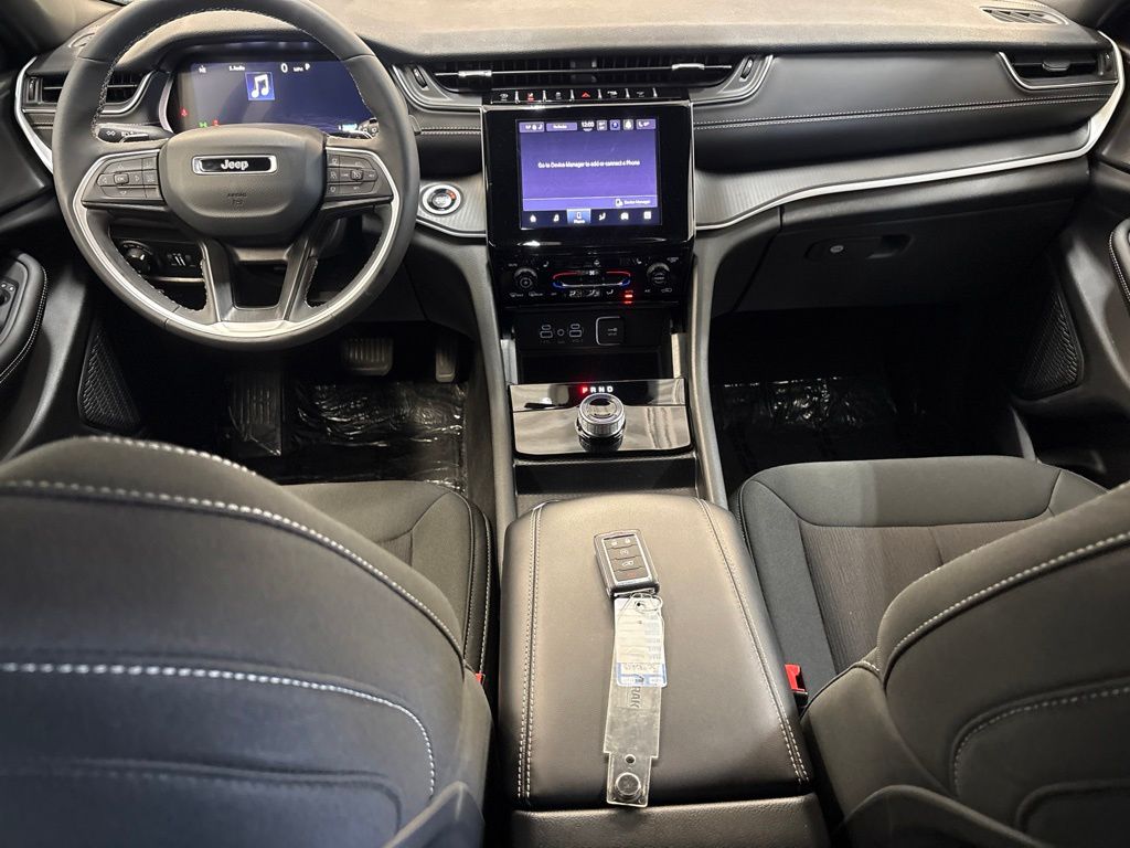 Thumbnail: 2025 Jeep Grand Cherokee - 11