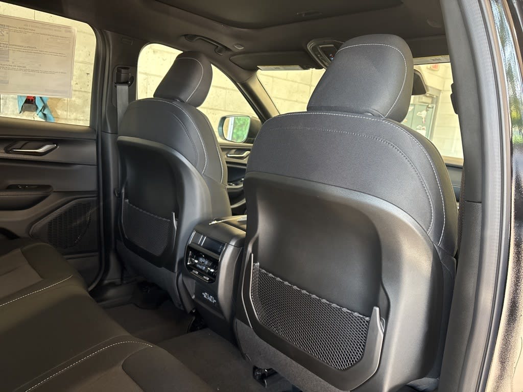 Thumbnail: 2025 Jeep Grand Cherokee - 31