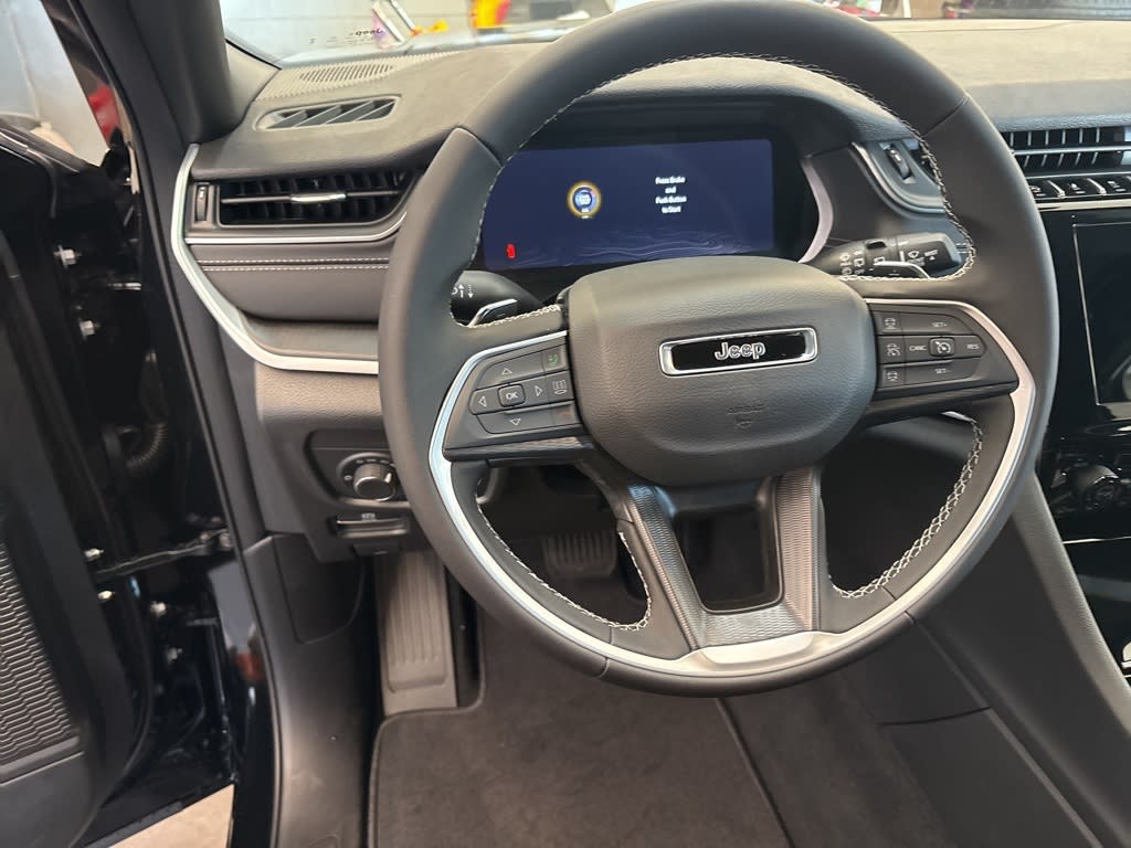 Thumbnail: 2025 Jeep Grand Cherokee - 6