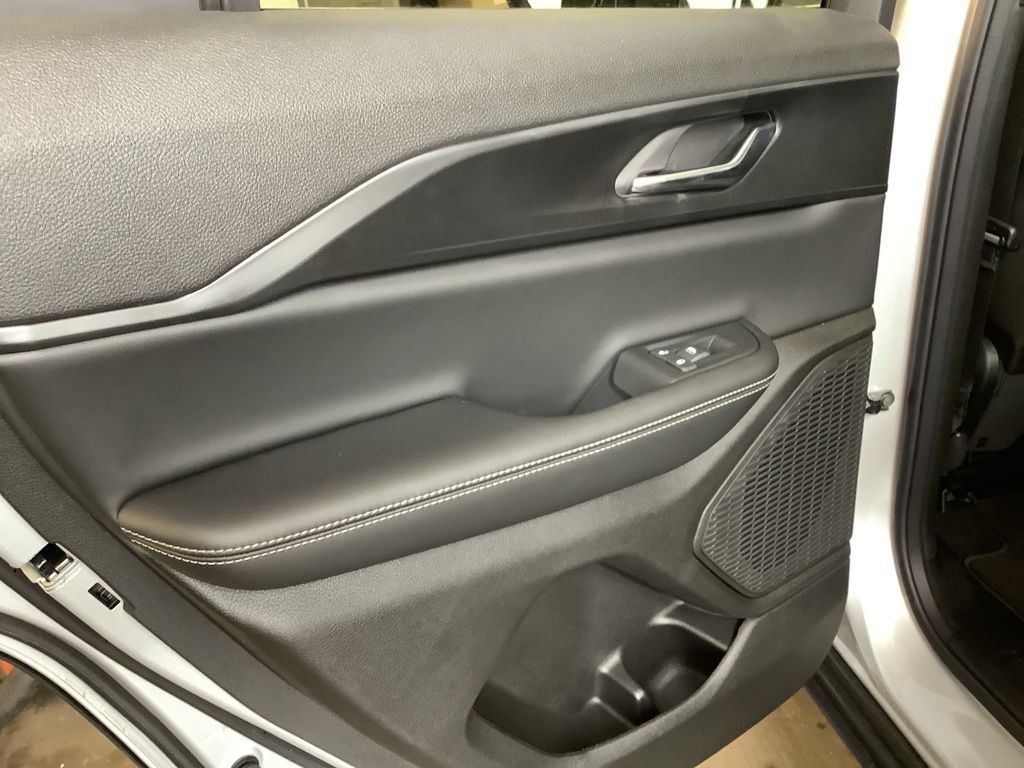 Thumbnail: 2026 Jeep Grand Cherokee - 25