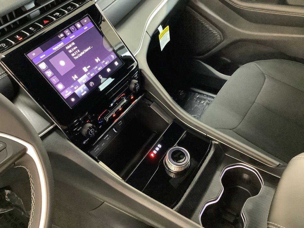 Thumbnail: 2026 Jeep Grand Cherokee - 11