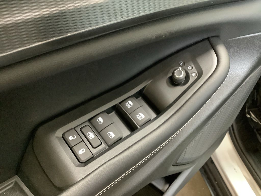 Thumbnail: 2026 Jeep Grand Cherokee - 21