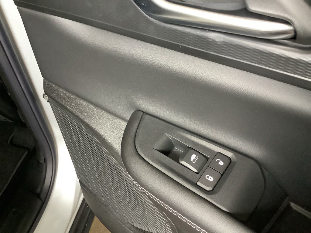 Thumbnail: 2026 Jeep Grand Cherokee - 30