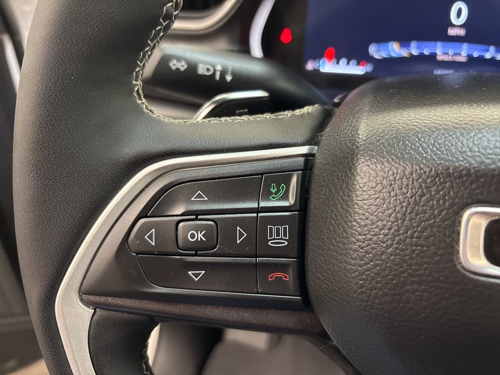2023 Jeep Grand Cherokee Laredo 23