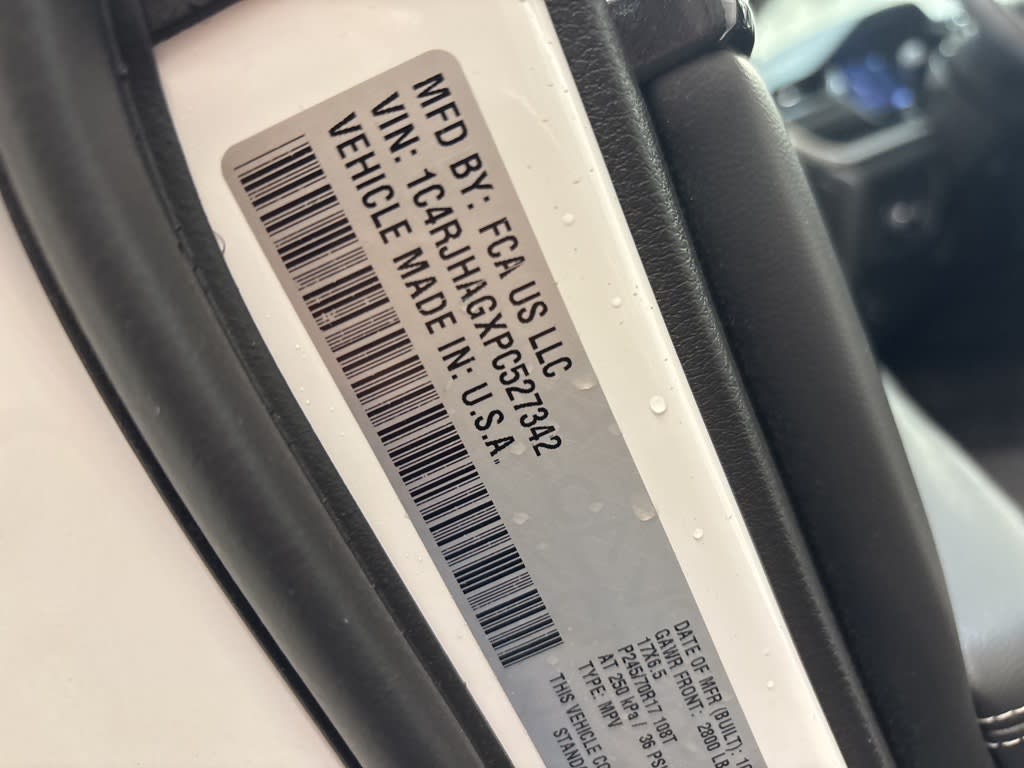 2023 Jeep Grand Cherokee Laredo 44